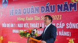 Ông Lê Trung Chinh - Chủ tịch UBND TP Đà Nẵng phát biểu tại lễ ra quân đầu năm Tiểu dự án nạo vét, thoát lũ khẩn cấp sông Cổ Cò 