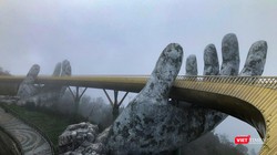 Cầu Vàng tại Khu du lịch Sunworld Bà Nà Hill trong cơn đại dịch COVID-19 lần thứ 3