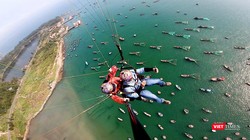 Biển Sơn Trà (Đà Nẵng) nhìn từ dù bay