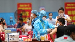 Lực lượng y tế Đà Nẵng tiêm vaccine phòng COVID-19 cho người dân