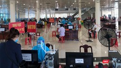 Y tế địa phương tổ chức tiêm vaccine phòng COVID-19 cho người dân