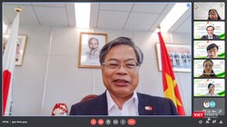 Ông Vũ Bình - Tổng lãnh sự Việt Nam tại Fukuoka tại buổi công bố chương trình tiếp nhận sinh viên Đà Nẵng sang Nhật để thực tập internship và làm việc tại TP Fukuoka 