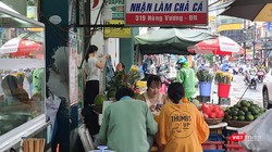 Hàng quán được phục vụ tại chỗ, người dân Đà Nẵng thoải mái đi ăn sáng