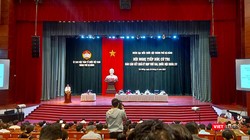 Quang cảnh buổi tiếp xúc cử tri của Đoàn đại biểu Quốc hội TP Đà Nẵng diễn ra sáng ngày 23/11