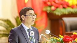 Ông Phùng Phú Phong - Giám đốc Sở Xây dựng TP Đà Nẵng trong phiên chất vấn tại kỳ họp thứ 4, HĐND TP Đà Nẵng khoá X diễn ra sáng ngày 17/12