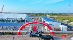 Quang cảnh lễ khánh thành và đưa Nhà máy điện gió Đông Hải 1 (Trà Vinh) công suất 100MW, trị giá 5.000 tỷ đồng vào vận hành.