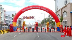 Đại diện Thành uỷ, HĐND, UBND TP Đà Nẵng cắt băng khánh thành hầm chui tại dự án Cải tạo cụm nút giao thông phía Tây cầu Trần Thị Lý