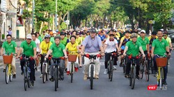 Ông Kim Højlund Christensen - Đại sứ Đan Mạch tại Việt Nam cũng lãnh đạo UBND tỉnh Thừa Thiên Huế đạp xe để hưởng ứng "Ngày môi trường thế giới”