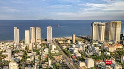 Một góc đô thị Đà Nẵng nhìn ra biển
