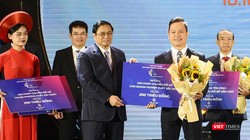 Thủ tướng Chính phủ Phạm Minh Chính trao giải thưởng Giải pháp Chuyển đổi số Quốc gia Doanh nghiệp xuất sắc nhất cho đại diện Retex