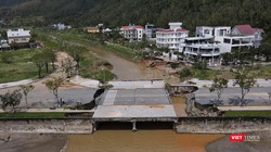 Cống hộp đầu tuyến đường Hoàng Sa, ngay giáp chân bán đảo Sơn Trà bị nước lũ xé toạc