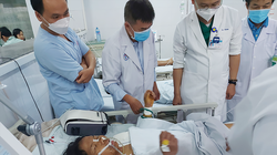 Bệnh nhân vị ngộ độc đang được điều trị tại Bệnh viện đa khoa khu vực miền núi phía Bắc Quảng Nam (ảnh BVCC)