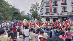 Du khách đến Huế trong dịp lễ 30/4-1/5