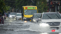 Đường phố Đà Nẵng ngập sâu trong cơn mưa ngày 25/9/2023