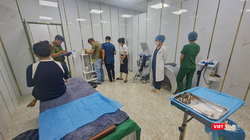 Cơ quan chức năng kiểm tra hoạt động tại cơ sở thẩm mỹ trên địa bàn TP Đà Nẵng.