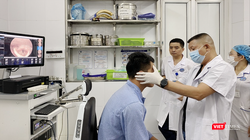 ThS.BS Trần Hữu Thắng – Trưởng khoa Cấp cứu tái khám sau phẫu thuật cho bệnh nhân