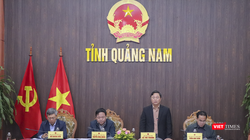 Ông Lê Trí Thanh - Chủ tịch UBND tỉnh Quảng Nam và các Phó Chủ tịch UBND tỉnh chủ trì họp báo về tình hình kinh tế - xã hội của tỉnh 