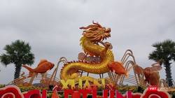 Linh vật rồng khu vực công viên trước UBND tỉnh Thừa Thiên Huế.