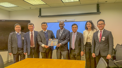  Phó Chủ tịch Thường trực UBND TP Đà Nẵng Hồ Kỳ Minh thăm và làm việc với Ngân hàng Thế giới (WB) tại Hoa Kỳ (ảnh danang.gov.vn)