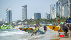 Biển Đà Nẵng vào mùa du lịch 