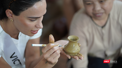 Thí sinh Hoa hậu hoàn vũ Úc trải nghiệm làm gốm, quảng bá du lịch Hội An