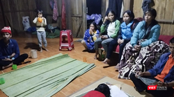 Người dân ở khu vực có nguy cơ sạt lở trên địa bàn huyện Nam Trà My (Quảng Nam) được sơ tán đến nơi an toàn