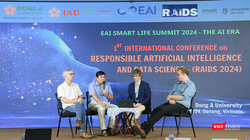 Các chuyên gia tham gia diễn đàn đối thoại trong khuôn khổ hội thảo quốc tế Cuộc sống thông minh EAI 2024 diễn ra tại Đà Nẵng.