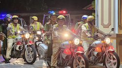 Công an TP Tam Kỳ ra quân xử lý học sinh, thanh thiếu niên vi phạm trật tự giao thông. Ảnh: CAQN