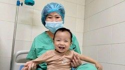 Bé V.Q.H. (15 tháng tuổi) mạnh khoẻ sau ca ghép gan.