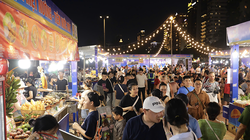Không gian ẩm thực “Hương vị mùa hè Đà Nẵng” – Danang Summer Taste” tại Công viên Biển Đông, TP Đà Nẵng.