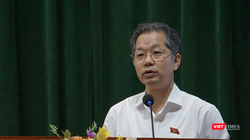 Ông Nguyễn Văn Quảng, Bí thư Thành ủy, Trưởng đoàn ĐBQH TP Đà Nẵng phát biểu tại buổi tiếp xúc cử tri các phường Thanh Khê, Hòa Khánh, Liên Chiểu diễn ra sáng 4/7.