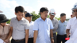 Ông Lương Nguyễn Minh Triết, Chủ tịch UBND TP Đà Nẵng trong chuyến kiểm tra dự án đường vành đai phía Bắc tỉnh Quảng Nam (cũ) và cầu Quảng Đà.