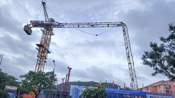 Ngày 23/10, một vụ tai nạn lao động nghiêm trọng xảy ra tại công trình Dự án chung cư Hiyori Aqua Tower (địa chỉ khu A2-1 lô số 03 đường Lê Đức Thọ, phường Sơn Trà, TP Đà Nẵng). Ảnh Bạn đọc cung cấp