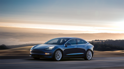 Tesla Model 3 (ảnh bmw blog)