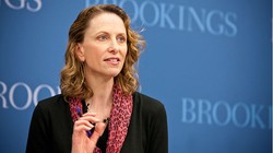 Giáo sư Karen Dynan, Đại học Harvard, nguyên Chuyên gia Kinh tế trưởng Bộ Tài chính Hoa Kỳ. Ảnh: Viện Brookings.