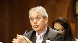 Ông Murray Hiebert, chuyên gia cao cấp về Đông Nam Á của Trung tâm Nghiên cứu Chiến lược và Quốc tế (CSIS), think-tank hàng đầu nước Mỹ về quan hệ quốc tế.