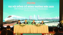 Đoàn chủ tịch điều hành đại hội. Ảnh: HT