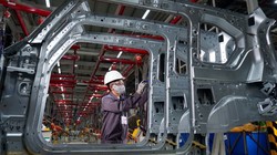 Bên trong nhà máy xe điện VinFast tại Hà Tĩnh. Ảnh: Vingroup 