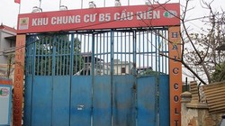 Sau gần 4 năm tiến hành huy động vốn từ khách hàng, đằng sau tấm biển này, dự án B5 Cầu Diễn vẫn chỉ là một bãi đất hoang.