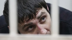 Nghi can Zaur Dadayev tại tòa án ở Matxcơva Ảnh: Reuters