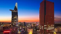 Times Square nằm ngay sát tòa nhà Bitexco Finance. Chiều cao của Times Square lên tới gần 165m và là tòa nhà thứ 2 của TPHCM có sân đậu trực thăng trên sân thượng . Ảnh: vietnamnet.