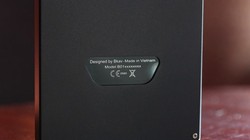 Điện thoại của BKAV được đặt trong một hộp chứa mẫu thử rất chuyên nghiệp 