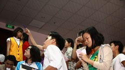 Nhiều nhà đầu tư nước ngoài muốn bỏ vốn vào các công ty đại chúng của Việt Nam nhưng bị hạn chế bởi quy định room (tỷ lệ sở hữu cổ phần của NĐT nước ngoài) quá hạn hẹp. Nay thì hạn chế đó đã được tháo gỡ bằng Nghị định 60 vừa ban hành