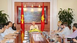 Tổng Bí thư Nguyễn Phú Trọng tiếp và trả lời phỏng vấn các hãng thông tấn, báo chí Hoa Kỳ: AP (Associated Press), Bloomberg News và Wall Street Journal  - Dow Jones. Ảnh: TTXVN