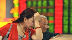 Cú sụp đổ trên TTCK Trung Quốc đã gây ra hậu quả nghiêm trọng không chỉ về mặt kinh tế mà cả xã hội.