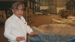 Ông Bùi Ngọc Huyên, Chủ tịch Vinaxuki trong nhà máy số 1 Mê Linh. Ảnh: Tâm An