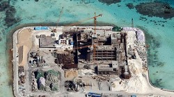 Trung Quốc đang ráo riết xây đảo nhân tạo, quân sự hóa Biển Đông với tham vọng độc chiếm, biến vùng biển này thành ao nhà