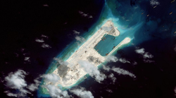 Trung Quốc đã xây đường băng dài 3.000 đầu tiên trênĐá Chữ Thập 