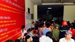 Hàng trăm cư dân tòa B CT5 hoảng loạn khi xảy ra cháy.