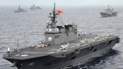 Tàu sân bay trực thăng Hyuga của hải quân Nhật trong một cuộc diễn tập